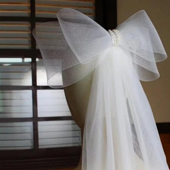 Wedding veil with bow 💕💕🩷 - Picture 2 of 7